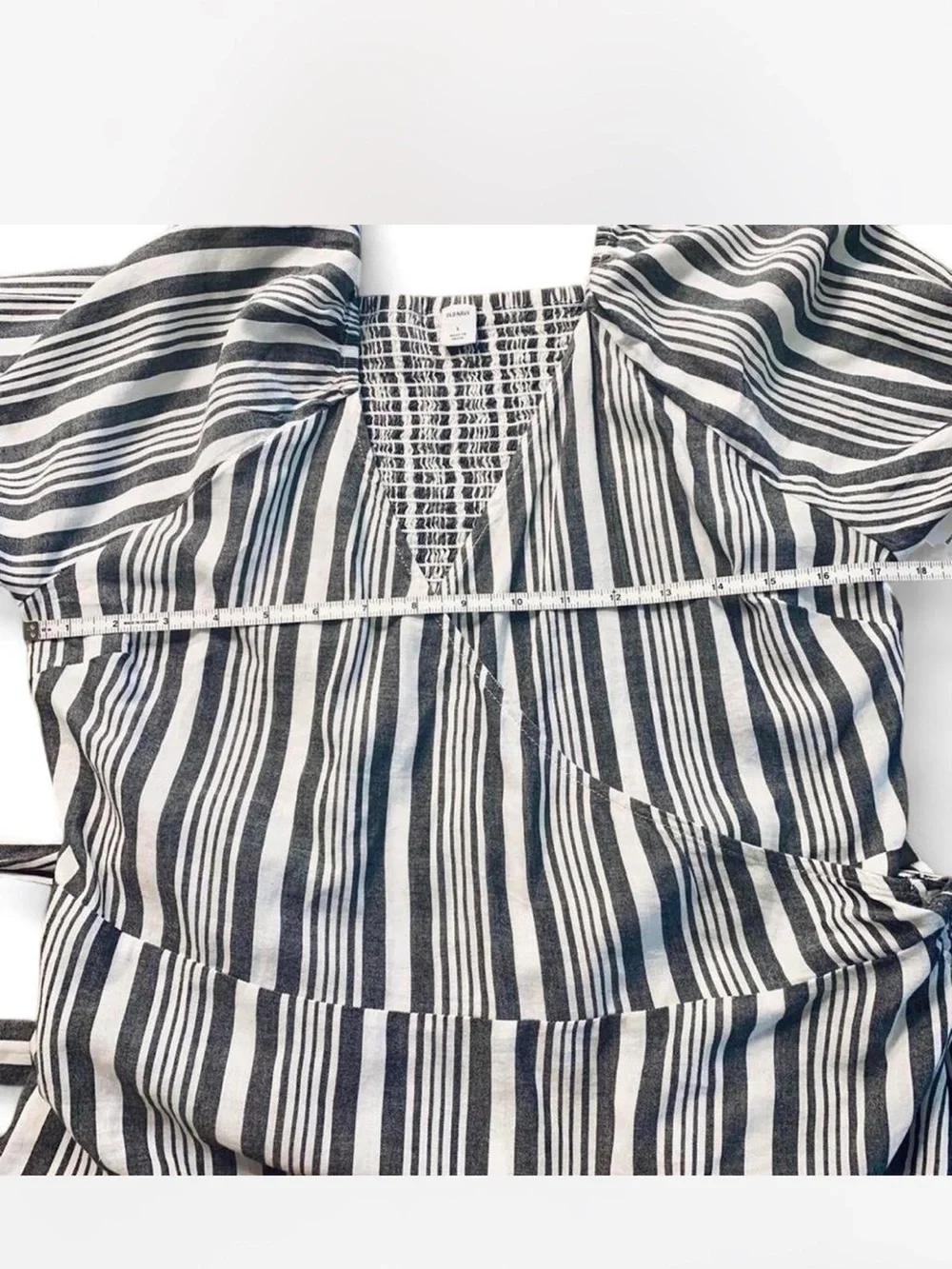 Old Navy lightweight wrap